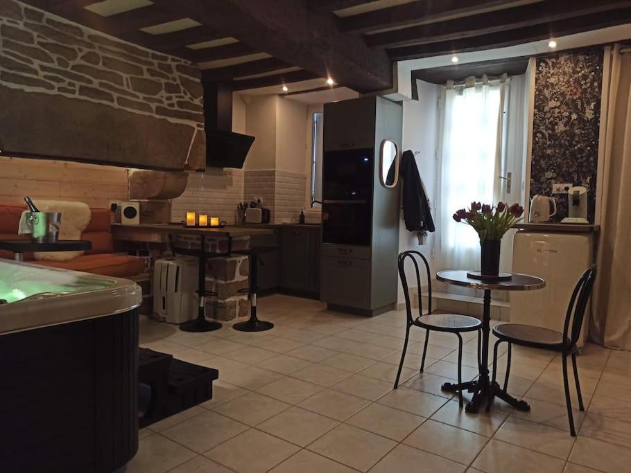 L'Etreinte, Gite De Charme Avec Jacuzzi Interieur Et Sauna Guéméné-sur-Scorff Exterior foto